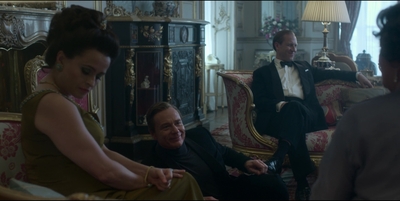 THE_CROWN_-_E3X01_OLDING_185.jpg