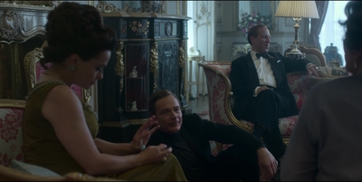 THE_CROWN_-_E3X01_OLDING_187.jpg
