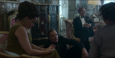 THE_CROWN_-_E3X01_OLDING_189.jpg