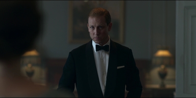 THE_CROWN_-_E3X01_OLDING_231.jpg