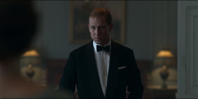 THE_CROWN_-_E3X01_OLDING_233.jpg