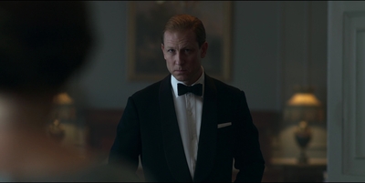 THE_CROWN_-_E3X01_OLDING_235.jpg