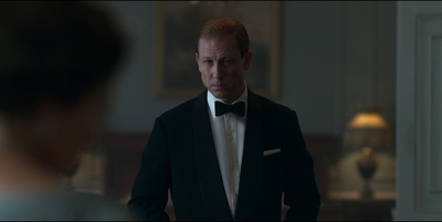 THE_CROWN_-_E3X01_OLDING_236.jpg