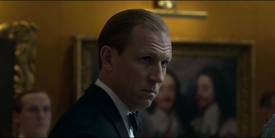 THE_CROWN_-_E3X01_OLDING_280.jpg
