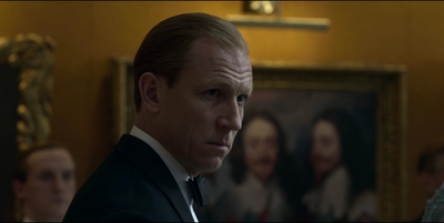 THE_CROWN_-_E3X01_OLDING_282.jpg