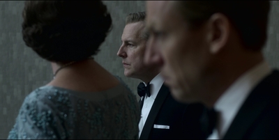 THE_CROWN_-_E3X01_OLDING_284.jpg