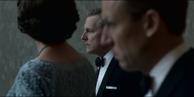 THE_CROWN_-_E3X01_OLDING_285.jpg