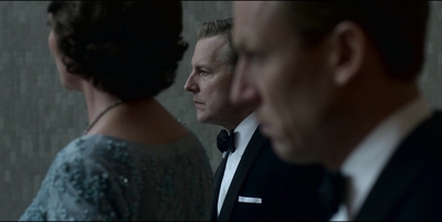 THE_CROWN_-_E3X01_OLDING_286.jpg
