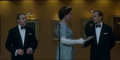 THE_CROWN_-_E3X01_OLDING_305.jpg