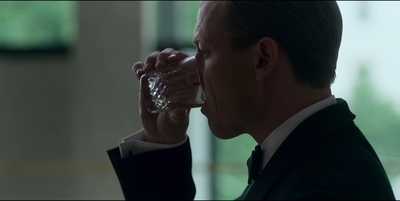 THE_CROWN_-_E3X01_OLDING_325.jpg