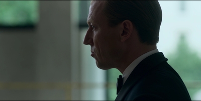 THE_CROWN_-_E3X01_OLDING_328.jpg