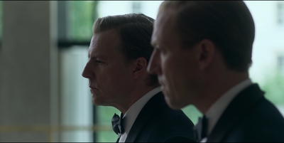 THE_CROWN_-_E3X01_OLDING_381.jpg