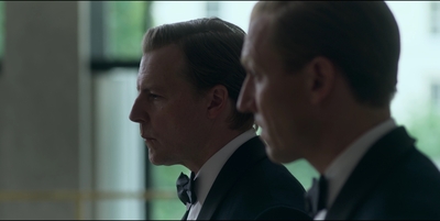 THE_CROWN_-_E3X01_OLDING_385.jpg