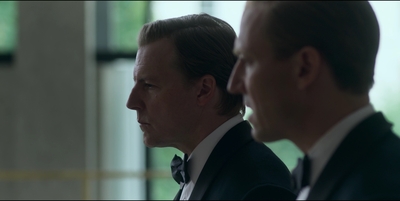 THE_CROWN_-_E3X01_OLDING_396.jpg