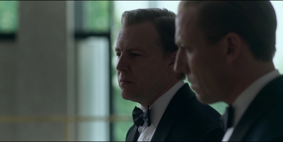 THE_CROWN_-_E3X01_OLDING_402.jpg