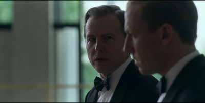 THE_CROWN_-_E3X01_OLDING_408.jpg
