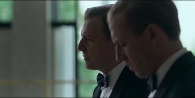 THE_CROWN_-_E3X01_OLDING_420.jpg