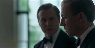THE_CROWN_-_E3X01_OLDING_474.jpg