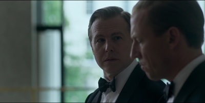 THE_CROWN_-_E3X01_OLDING_511.jpg