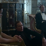 THE_CROWN_-_E3X01_OLDING_200.jpg