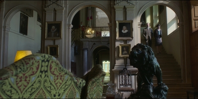 THE_CROWN_-_E3X02_MARGARETOLOGY_028.jpg