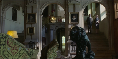 THE_CROWN_-_E3X02_MARGARETOLOGY_031.jpg