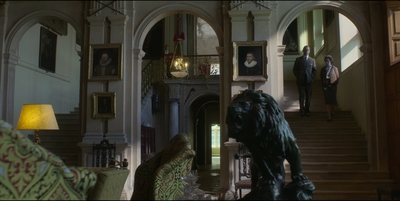THE_CROWN_-_E3X02_MARGARETOLOGY_032.jpg