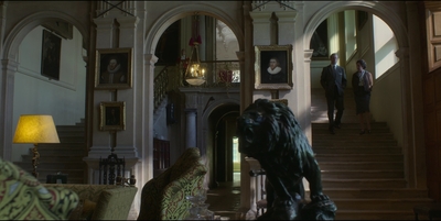 THE_CROWN_-_E3X02_MARGARETOLOGY_033.jpg