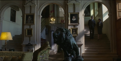 THE_CROWN_-_E3X02_MARGARETOLOGY_036.jpg