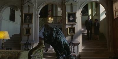 THE_CROWN_-_E3X02_MARGARETOLOGY_038.jpg