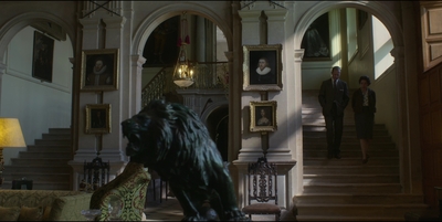 THE_CROWN_-_E3X02_MARGARETOLOGY_040.jpg