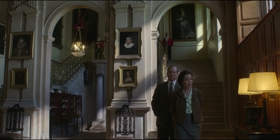 THE_CROWN_-_E3X02_MARGARETOLOGY_061.jpg