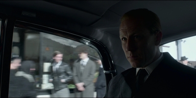 THE_CROWN_-_E3X03_ABERFAN_013.jpg