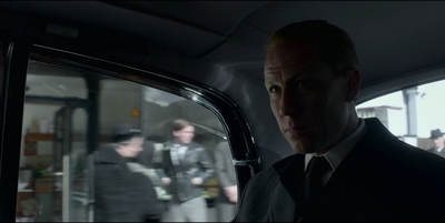 THE_CROWN_-_E3X03_ABERFAN_014.jpg