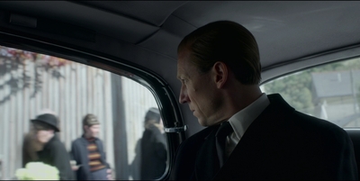 THE_CROWN_-_E3X03_ABERFAN_035.jpg