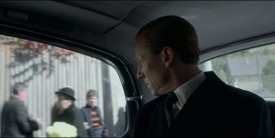 THE_CROWN_-_E3X03_ABERFAN_036.jpg