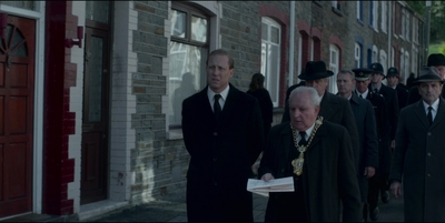 THE_CROWN_-_E3X03_ABERFAN_039.jpg