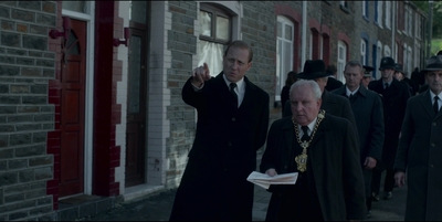 THE_CROWN_-_E3X03_ABERFAN_042.jpg