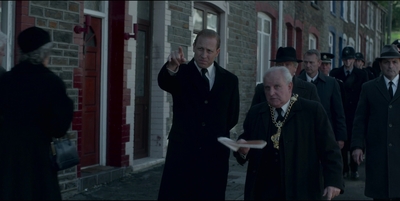 THE_CROWN_-_E3X03_ABERFAN_044.jpg