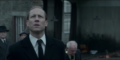 THE_CROWN_-_E3X03_ABERFAN_062.jpg
