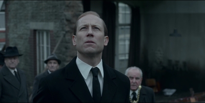 THE_CROWN_-_E3X03_ABERFAN_066.jpg
