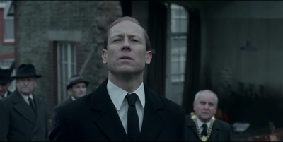 THE_CROWN_-_E3X03_ABERFAN_067.jpg