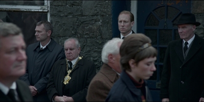 THE_CROWN_-_E3X03_ABERFAN_074.jpg
