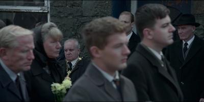 THE_CROWN_-_E3X03_ABERFAN_081.jpg