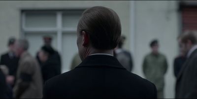 THE_CROWN_-_E3X03_ABERFAN_100.jpg