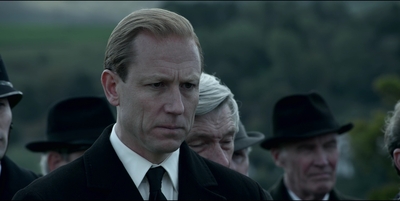 THE_CROWN_-_E3X03_ABERFAN_117.jpg
