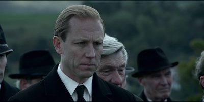 THE_CROWN_-_E3X03_ABERFAN_124.jpg