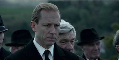 THE_CROWN_-_E3X03_ABERFAN_126.jpg