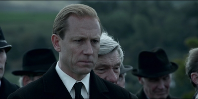 THE_CROWN_-_E3X03_ABERFAN_138.jpg