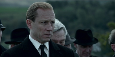 THE_CROWN_-_E3X03_ABERFAN_141.jpg